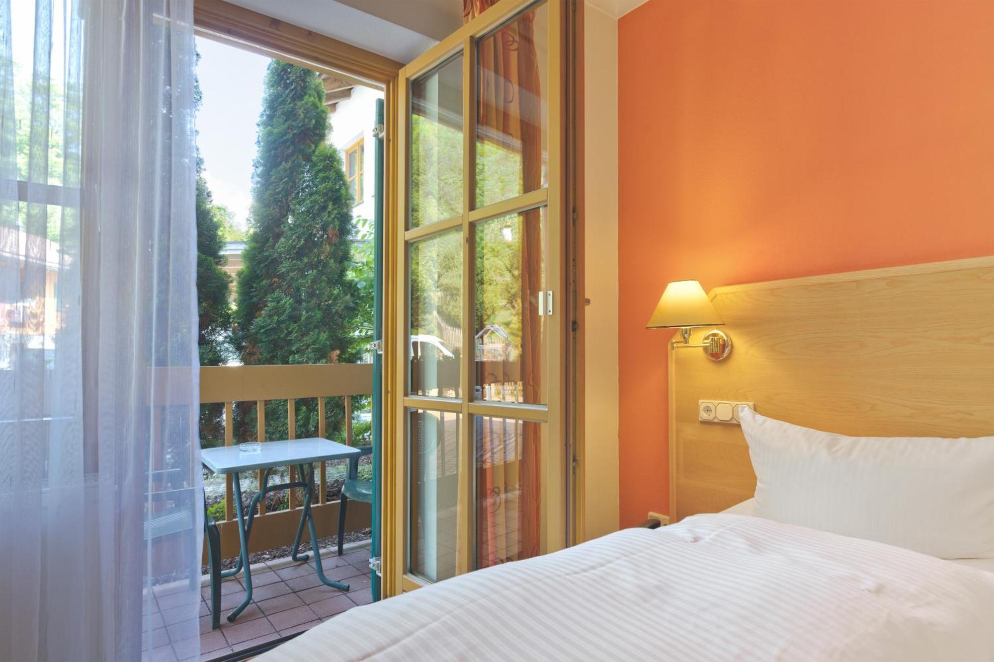 Alphotel